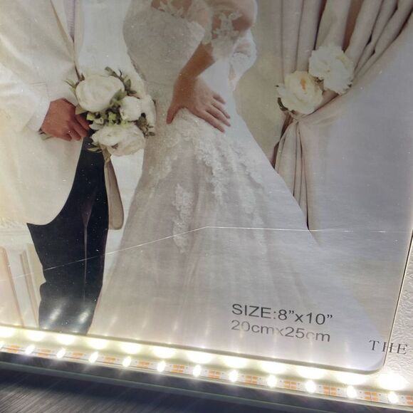 Premium quality Wedding photo frame with LED lights - Picture 7 of 9